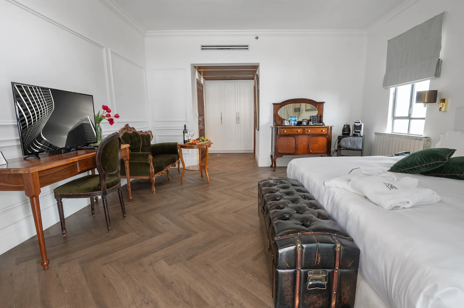 Panorama room
